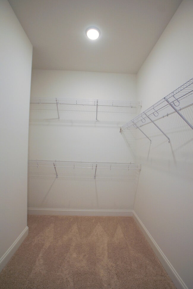 Building Photo - 2024 Eva Pearl Dr