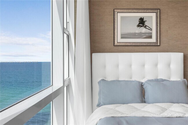 Building Photo - 6801 Collins Ave