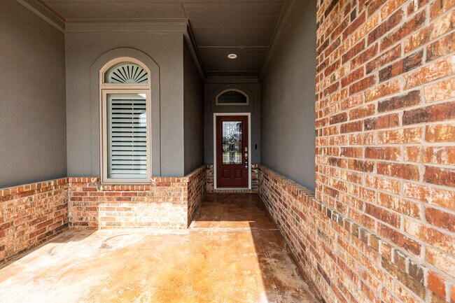 Building Photo - 208 Berkshire Ave