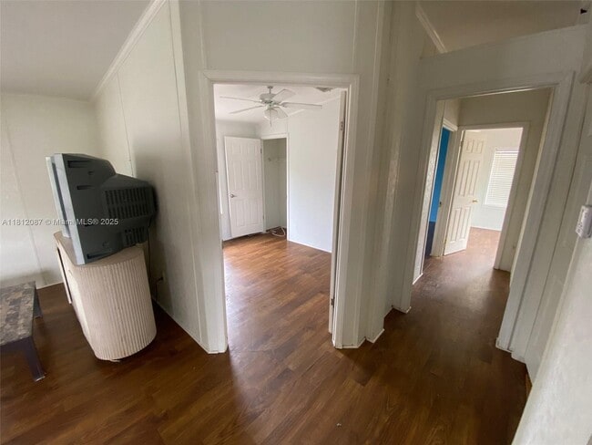 Building Photo - 11837 Watergate Cir