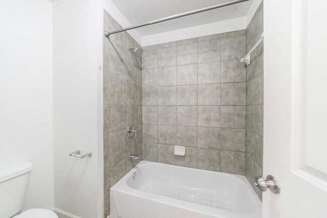 Building Photo - 970 Samples Ln NW