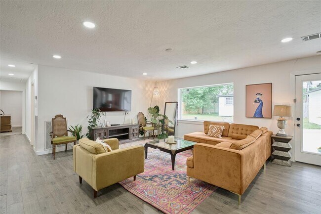 Building Photo - 3607 Hickory Hill Ln