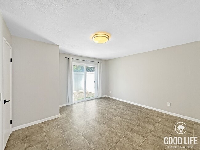 Building Photo - Spacious 3BD/2.5BA Two-Story Condo in Southwest Chula Vista with Kitchen Island, In-Unit Laundry ...
