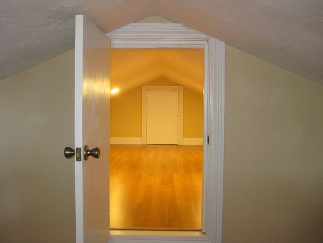 Building Photo - Lease 2 Own ...This Great South Springfiel...
