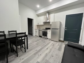 Building Photo - 106 S 42nd St