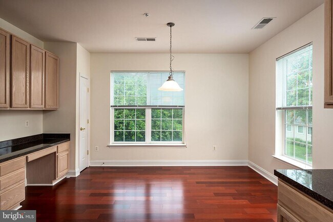 Building Photo - 5920 Great Star Dr
