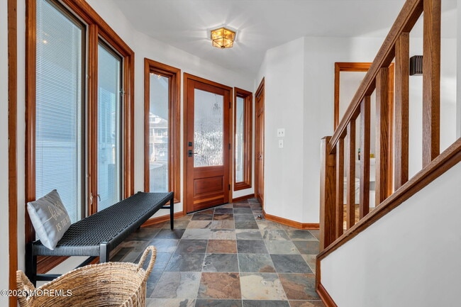 Building Photo - 475 Long Ave