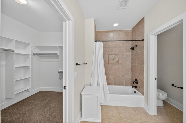 Building Photo - Great Home in Qiuet Friendly Neighborhood ...