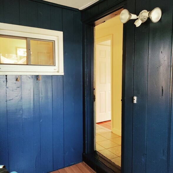 Building Photo - 57 Tomlinson Ave