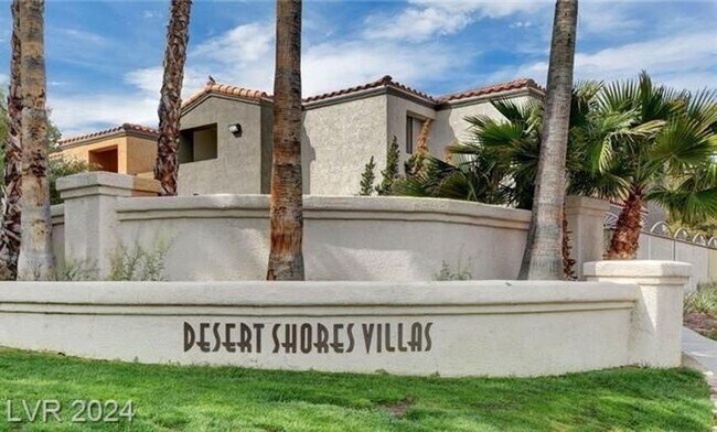 Building Photo - Beautiful South Shores Gated Community. 1st Floor unit. 2 beds. 2 baths.