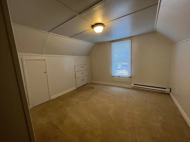 Building Photo - 3810 N Lidgerwood St