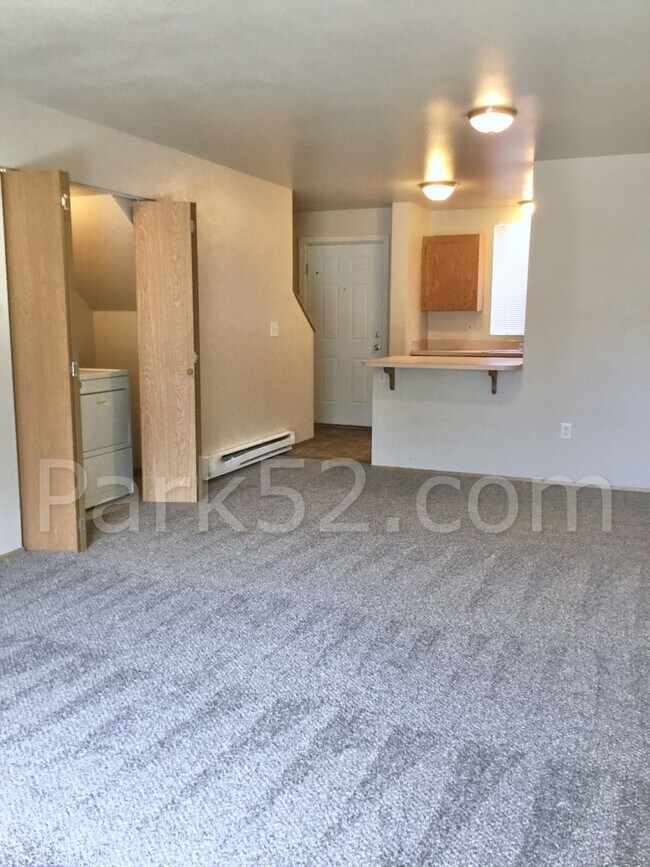 Building Photo - Tacoma Area 3 Bedroom Townhome
