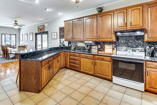 Building Photo - 353 Cherry Lane Rd