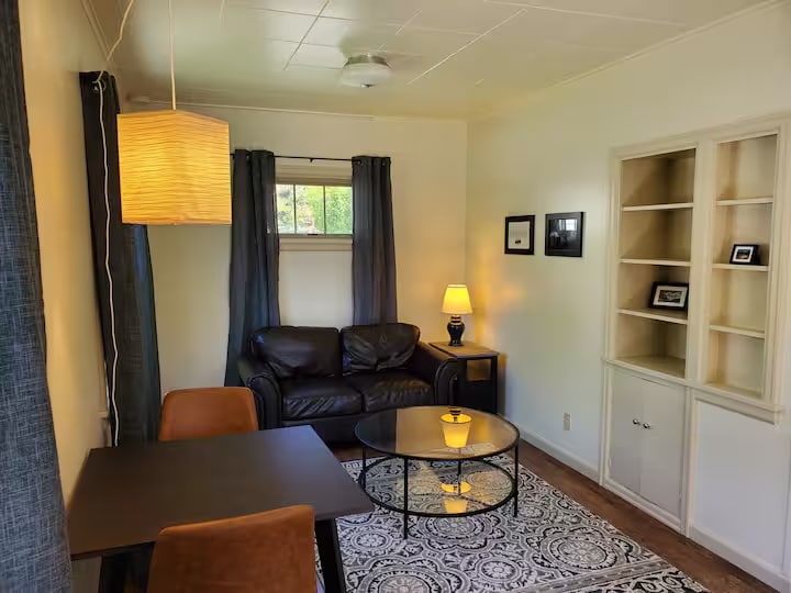 Building Photo - 1007 Poplar St