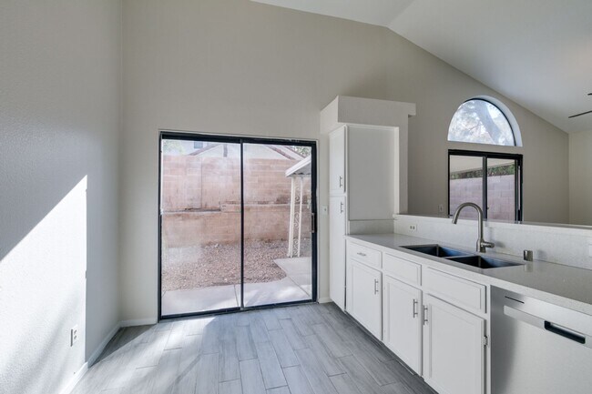 Building Photo - Beautifully Upgraded 3BD/2BA Home in Henderson’s Green Valley