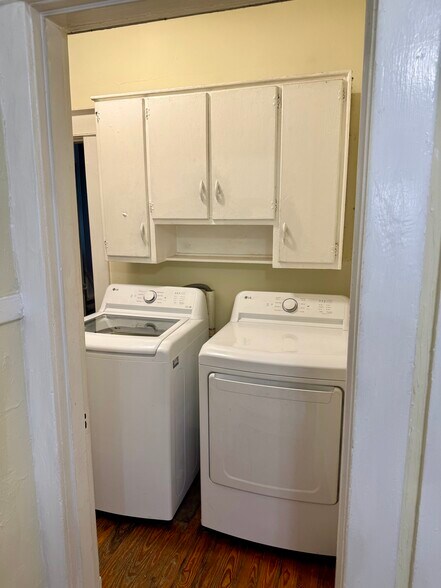 Building Photo - 2100 University Cir