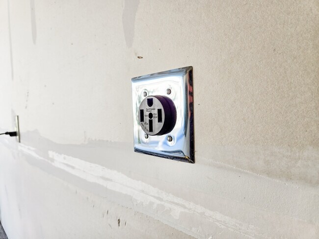 Building Photo - 261 W 490 N