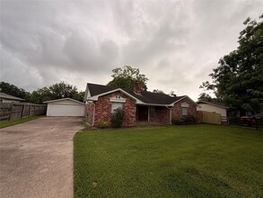 Building Photo - 120 Texas Ave