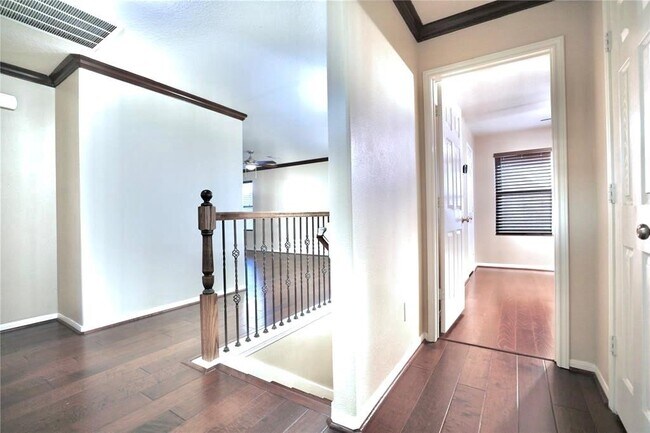 Building Photo - 3503 Barkers Crossing Ave