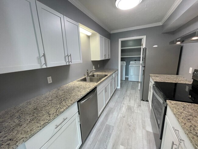 Building Photo - For Lease - 3 BR|2 BA Near Tyndall Air For...