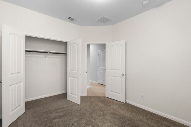 Building Photo - Dripping Springs Charmer