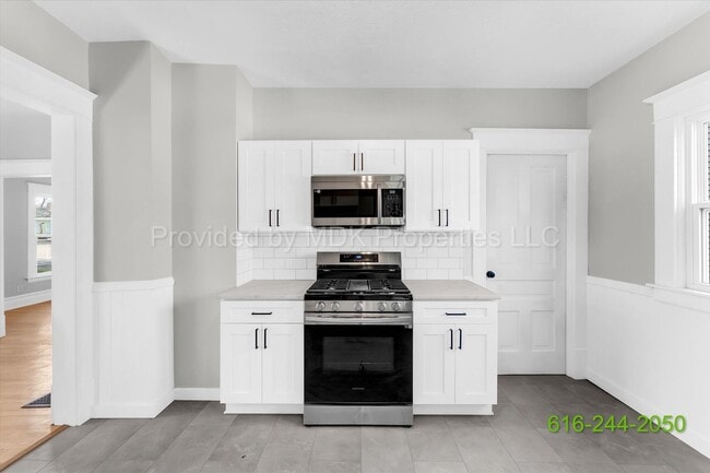 Building Photo - STUNNING REMODEL!!! Extremely Spacious 3 Bedroom (Extra Room) Home!! SECTION 8 APPROVED! (Handica...