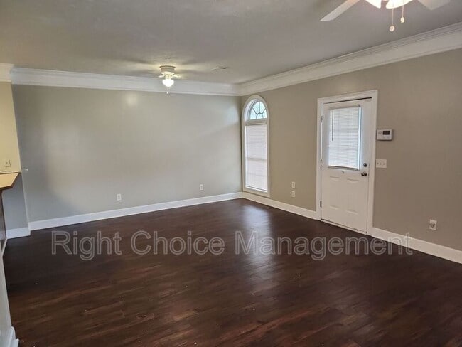Building Photo - 8082 Veterans Pkwy