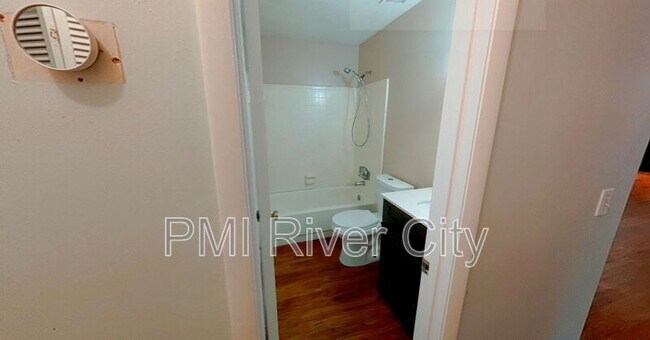 Building Photo - 5998 Greenwillow Ln S
