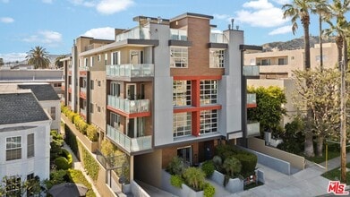Building Photo - 1367 N Alta Vista Blvd