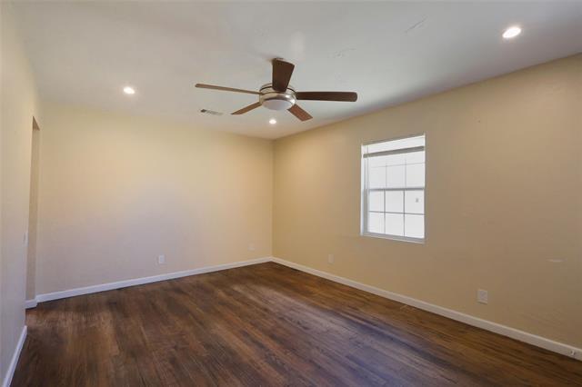 Building Photo - 1004 W Cayuga Dr