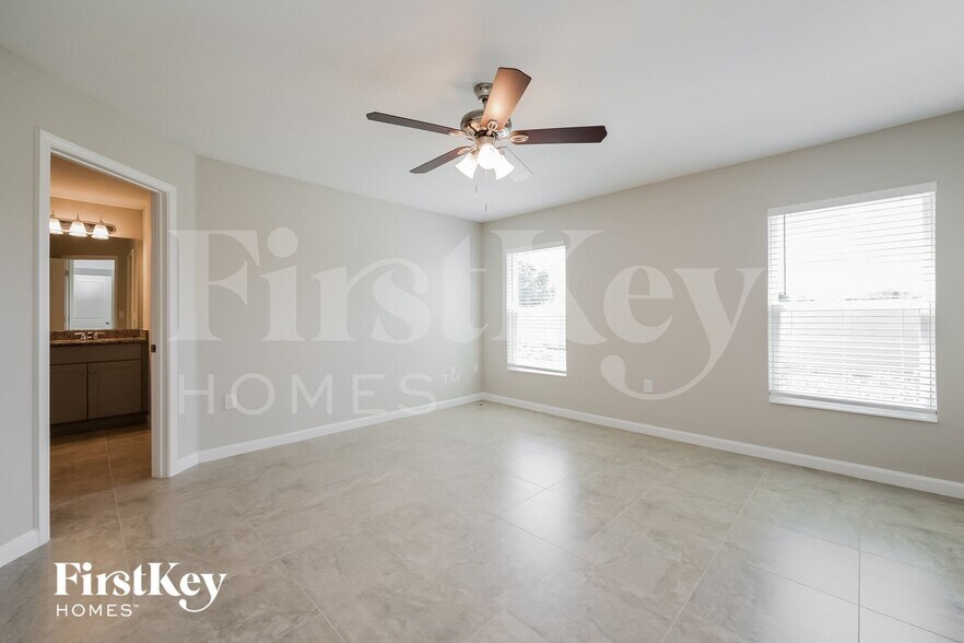 Building Photo - 702 Yeager Ct