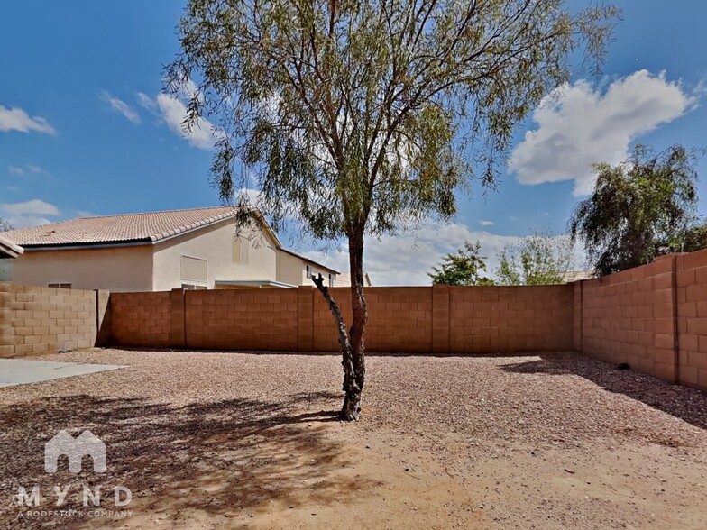 Building Photo - 8617 W Echo Ln