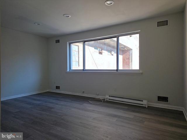 Building Photo - 413 S Broad St