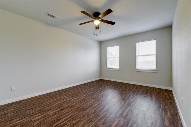 Building Photo - 906 Quartz Ct