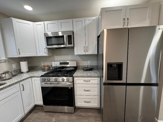 Building Photo - 1607 Catalpa Dr