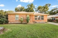 Building Photo - 1830 Viewcrest Dr