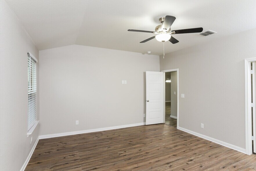 Building Photo - 2028 Atticus Dr