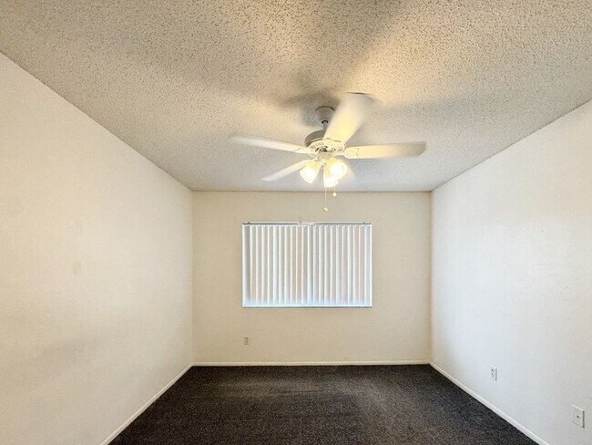 Building Photo - Spacious 1 bedroom 1 bathroom in DelRey Community!