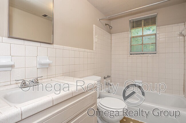 Building Photo - 2020 High School Rd