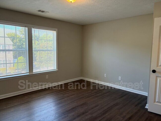 Building Photo - 3600 London Ct SW