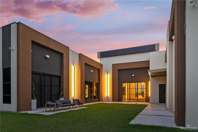 Building Photo - 43 Estancia Pkwy