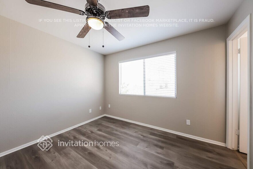 Building Photo - 3807 W Columbine Dr