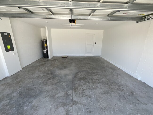 Building Photo - 17236 Cantu Ct