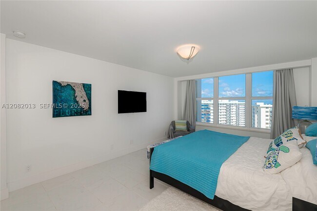 Building Photo - 3800 S Ocean Dr