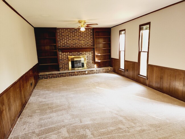 Building Photo - Vestavia Living: 4 Bed, 2.5 Bath Rental on Catala Rd