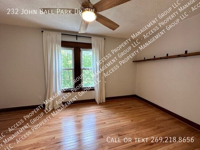 Building Photo - 232 John Ball Park Dr SW