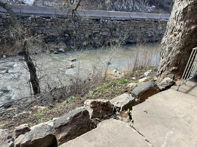 Building Photo - 208 Ogden Canyon Rd