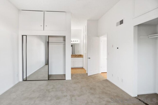 Building Photo - 5170 Clairemont Mesa Blvd