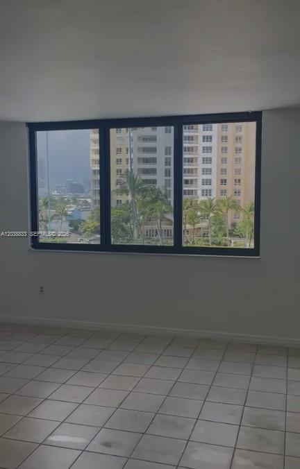Building Photo - 540 Brickell Key Dr