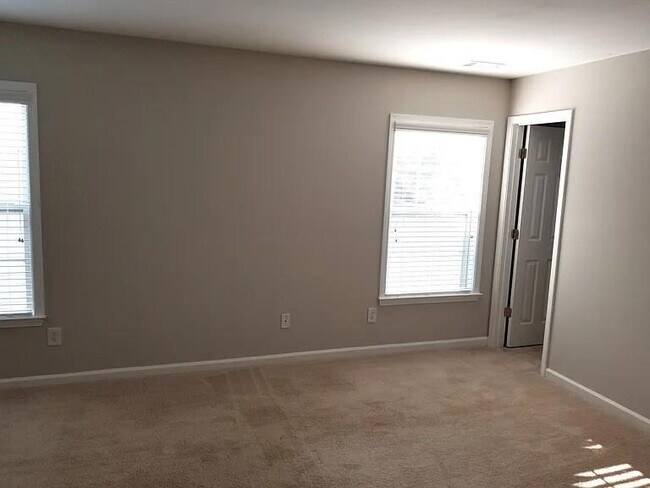 Building Photo - 1353 Dukes Creek Dr